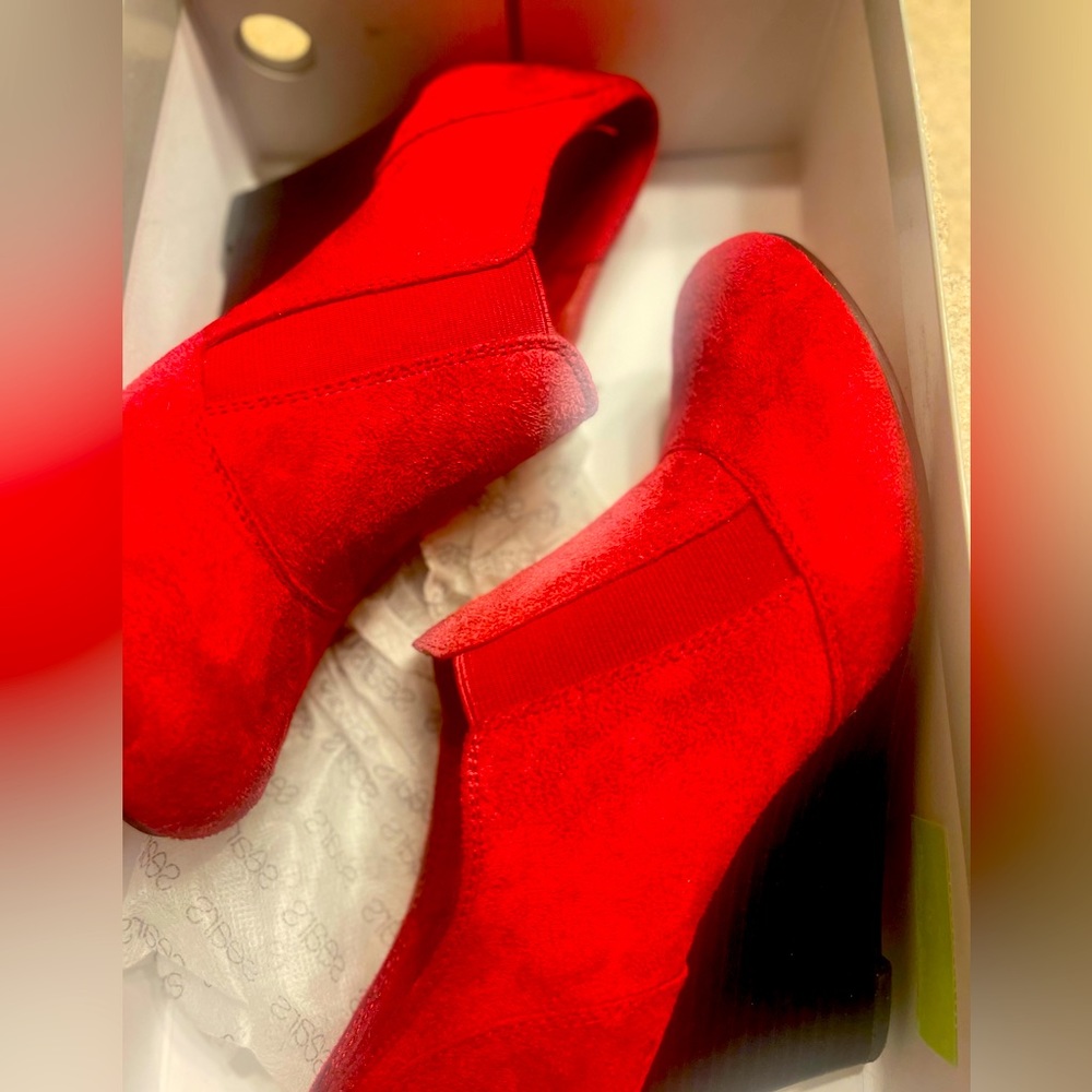 COVINGTON - Red Suede - Picture 3 of 4